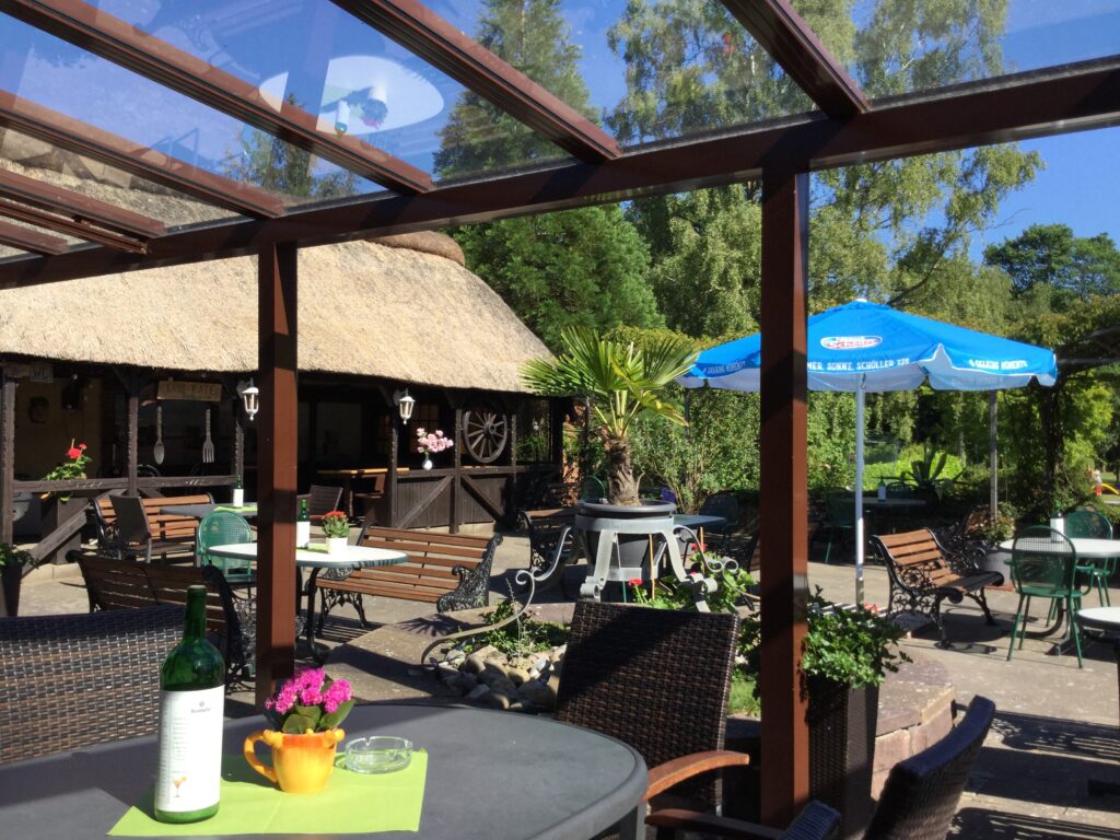 Aussenterrasse im Irrgarten Probsteierhagen